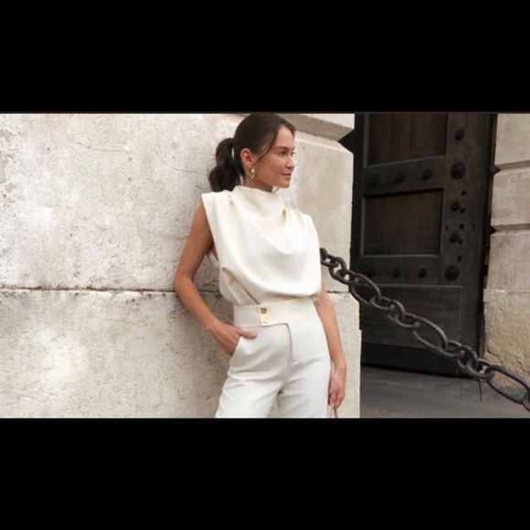 ZARA CREAM PLEATED TOP ECRU SLEEVELESS HIGH NECK - Picture 2 of 3